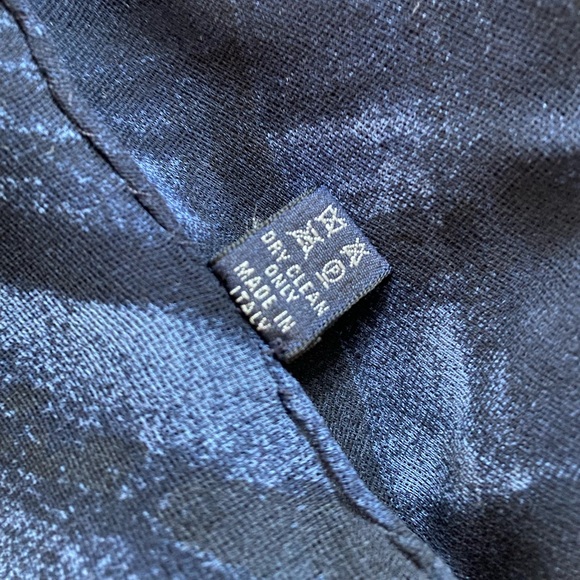 Authentic Burberry silk scarf - Picture 5 of 6